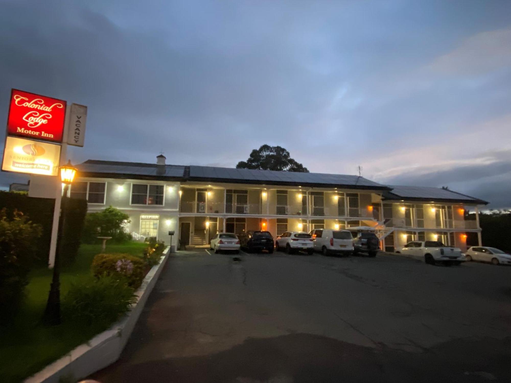 Colonial Lodge Motor Inn Yass Exterior photo