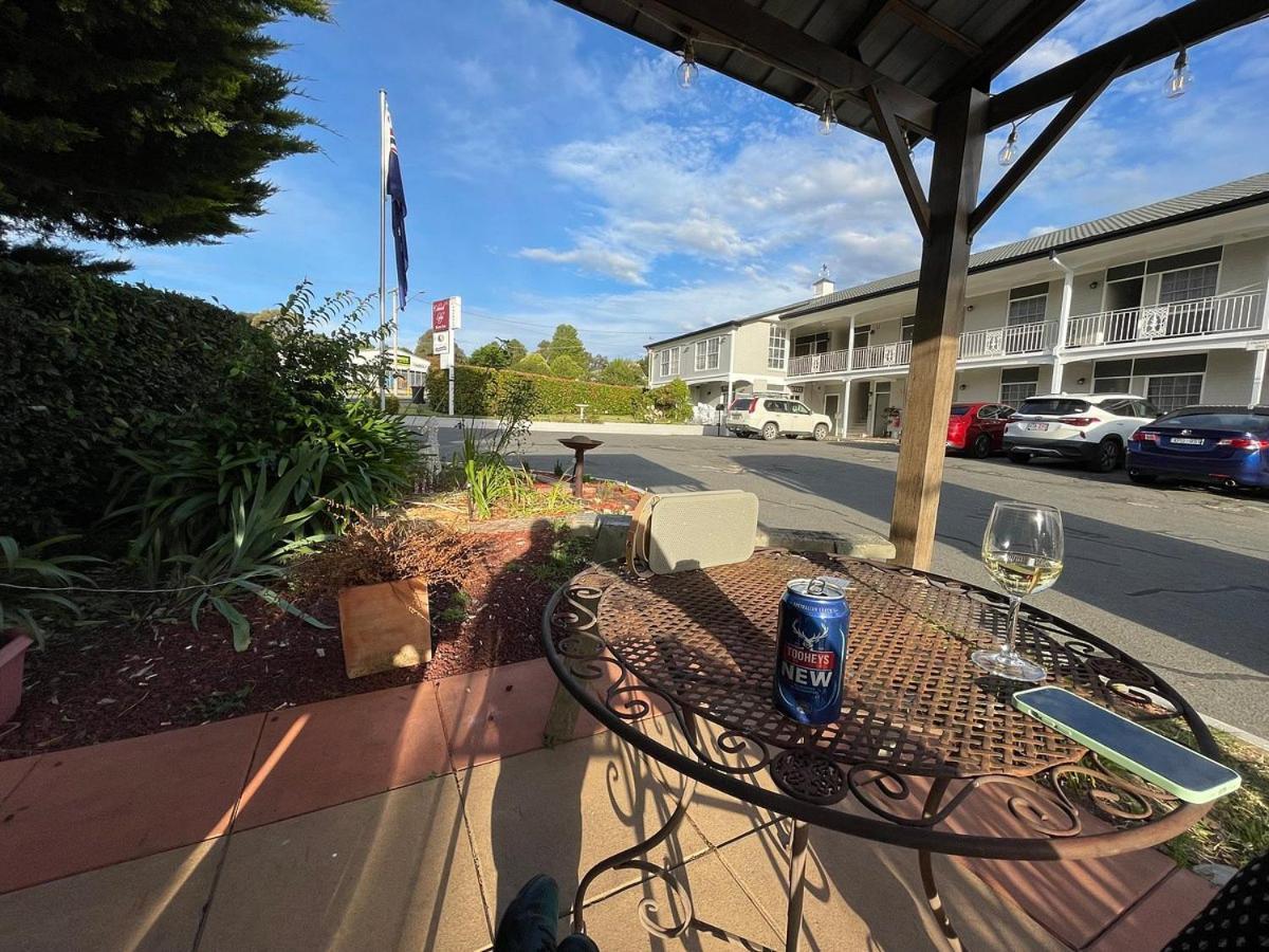Colonial Lodge Motor Inn Yass Exterior photo
